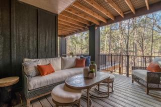Black Beauty | Luxury Riverfront Cabin • Walk to Midtown - 6