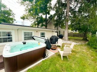 Lake Milton 1 Block From Beach With A Hot Tub - Lake Milton - 1