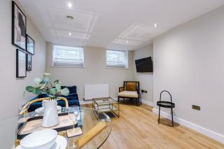 Gorgeous Chester-City Apartment - 1