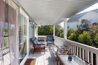 Coastal Love - Emerald Isle - 6
