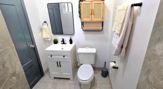 10 MIN FROM BEACH! 4 Queen Beds - 4