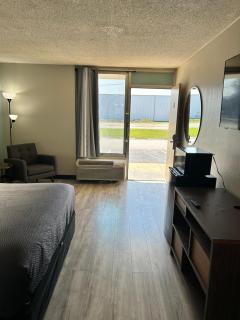 Super 8 by Wyndham Ocala I-75 - Ocala - 1