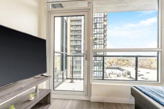 DT High Rise Condo w Private Patio and View - Kitchener - 3