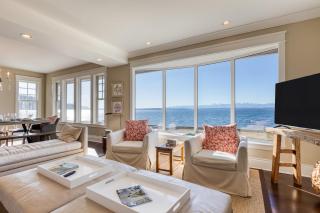 Waterfront 4BDR w Deck Stunning Views Fire Pit Cedar Street by AvantStay - Freeland - 6