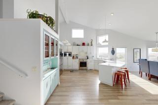 3 Bed 3 Bath Vacation home in Bayshore Beach Club - Waldport - 2