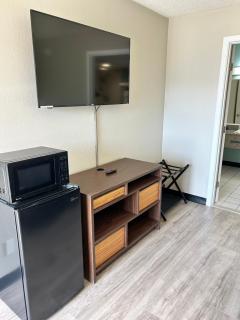 Super 8 by Wyndham Ocala I-75 - Ocala - 2