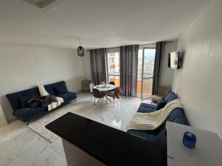 Quiet apartment near metro - 0
