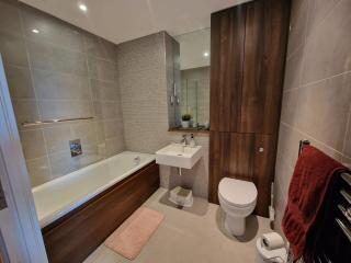 1 Bed Flat at Forest Hill Station - Forest Hill - 1