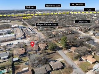 Centrally Located Denison Home - Denison - 9