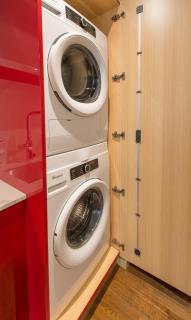 Comfortable and Cozy suite in the brand-new Juke Box building - Victoria - 1
