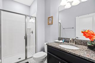 Spacious 4BR Townhome with Pool at Storey Lake - Kissimmee - 1