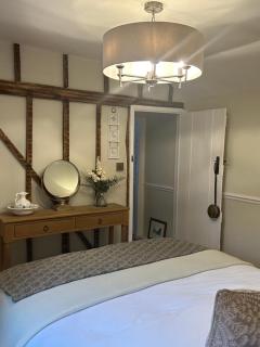Mantlemas Cottage - Turners Hill - 4