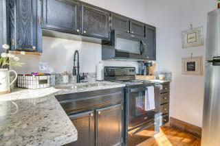 Loft-Style Apt in Dtwn Monett Pets Welcome! - Monett - 4