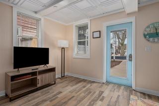Wallys Place - Saugatuck - 6