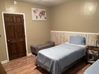 Welcoming Overnight Bedroom - 6