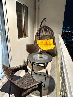 Chris&CarlPlace - Manila - 1