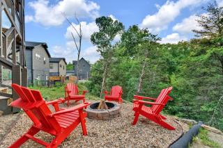 Peaceful and Luxurious Cabin with Indoor Pool and Wrap-Around Decks with Stunning View - Sevierville - 5