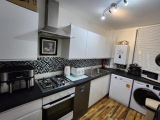 The Holiday 63 parking outside LEZ - 3