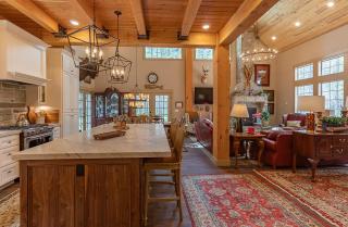 Uncle Chris' Cabin - 6