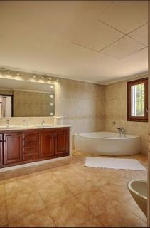 Villa with charm and privacy - 3