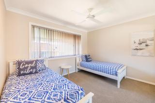 Bushmans, 9 24 Tomaree Street - Spacious townhouse with air conditioning and close to Nelson Bay Town Centre - Nelson Bay - 3
