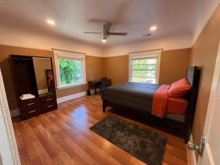 Spacious Private Room in prime location with all amenities - Berkeley - 9