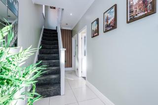 4 Bed House Relocators Trades and long stays - 4