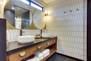 The Berry at The Louie Boutique Motel, Walk to Everything! Dog Friendly! - Newport - 2