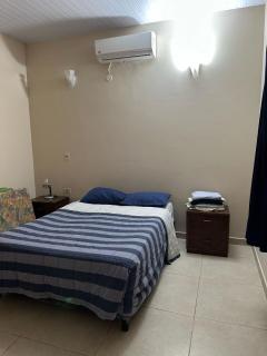 Casa en el centro de Encarnacion con tres habitaciones - Encarnación - 2