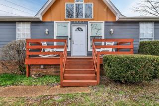 8 Beds! Spacious Abode IDEAL for Larger Groups! - Nashville - 4