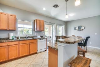 Screened Porch and Fire Pit Quiet Cape Coral Home - Cape Coral - 4