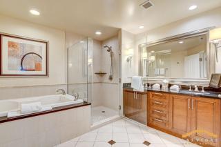 MGM Signature-22-615 Strip View Balcony Studio - 6