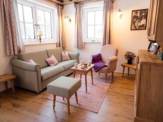 Dreamy holiday home on Lake Grundlsee with sauna - Grundlsee - 1