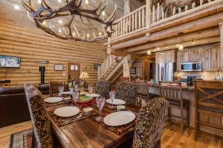 Lumberjack Lodge - 8
