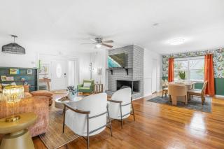 Venture into a Spacious 5-bedroom House with 5-Star Comfort in Downtown Raleigh - Raleigh - 0