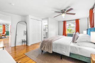 Venture into a Spacious 5-bedroom House with 5-Star Comfort in Downtown Raleigh - Raleigh - 8