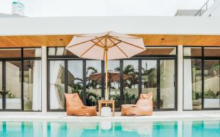 99 Villa Suite - Modern Bedrooms with Dining Area & Enormous Pool - Kerobokan - 2