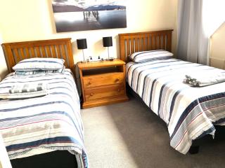 Modern Upstairs Apartment in Dunedin Central - 6