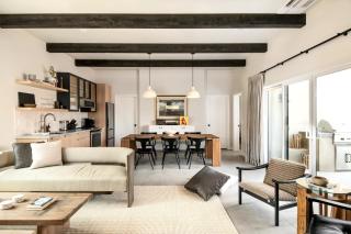 Luxe Boulder Hideaway Mins to JTNP 2 Acres - Joshua Tree - 0