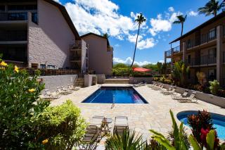 Renovated 1BR in Ali'i Kai with Split AC & Parking - 1