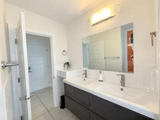 2Bed Bright & Stylish Ritchie Urban Retreat - Edmonton - 1