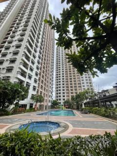 The Rich - Manila - 0