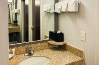 Country Inn & Suites by Radisson, Columbus-Edinburgh - Columbus - 4