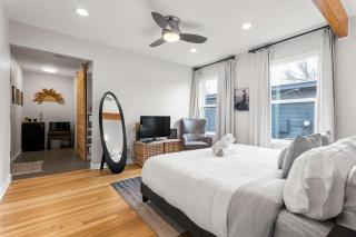Historic Charmer Comfortable Walkable - Austin - 1