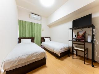 Shin-Okubo Sta・1 min walk/　Shinjuku sta 2min/　Switch - 9