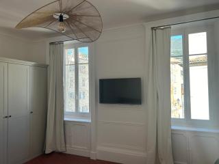 COULEUR PARFUM - VUE MER avec Balcon PARKING GRATUIT - Grasse - 9