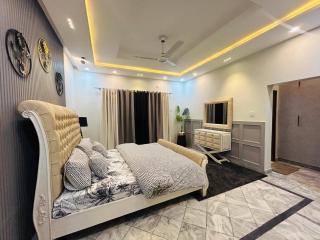Spacious & Lavish Kanal Portion in Islamabad - 8