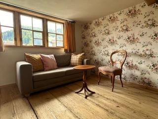 Historic Swiss Room mit Garten - 9