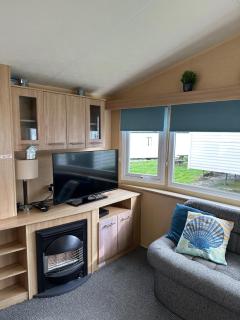 Newquay - Caravan - Sleeps 8 - Parking - Seaside - 7
