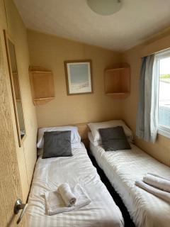Newquay - Caravan - Sleeps 8 - Parking - Seaside - 3